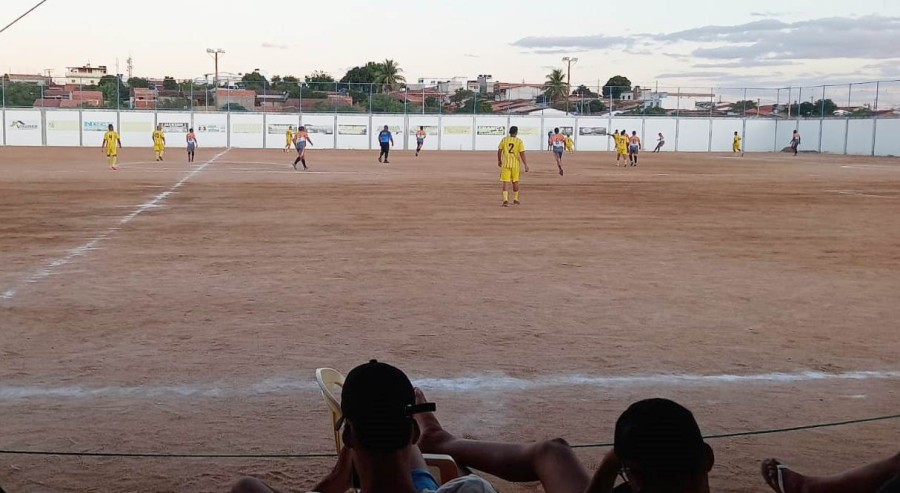 Duas partidas encerraram a penúltima rodada da fase de classificação do Campeonato de Futebol de Máster beneficente neste final de semana na Arena Zecão.    Na tarde do último sábado (16), o Real Fila do Jocielio ganho do Fila Master do Ciza  pelo 